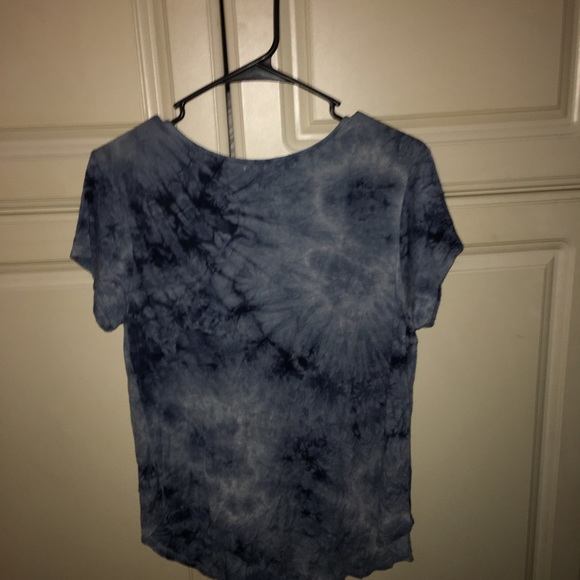 Rue 21 blue tie dye shirt with crisscross front normal wear size M - Picture 3 of 3